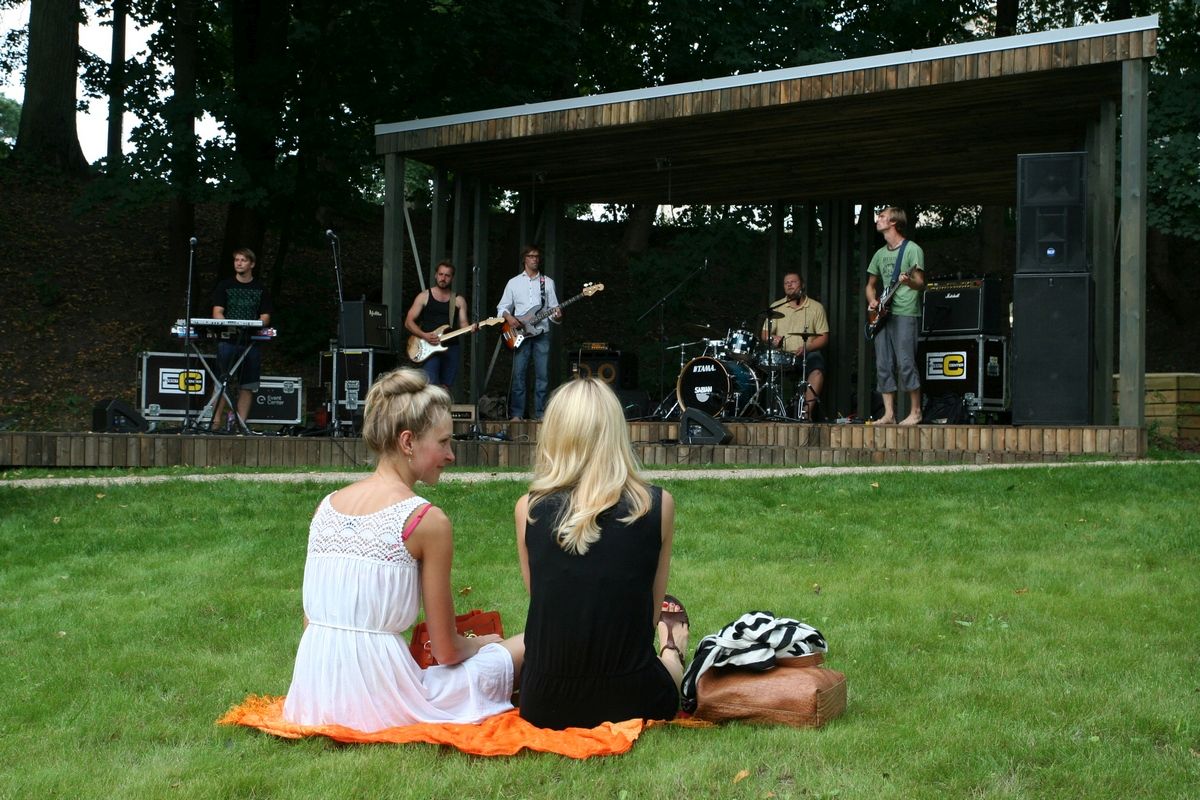 OPEN-AIR EVENTS AND CONCERTS IN THE LMK PARK OR ANTONIOUS COURTYARD - LMK PARK - RUUMIDE RENT