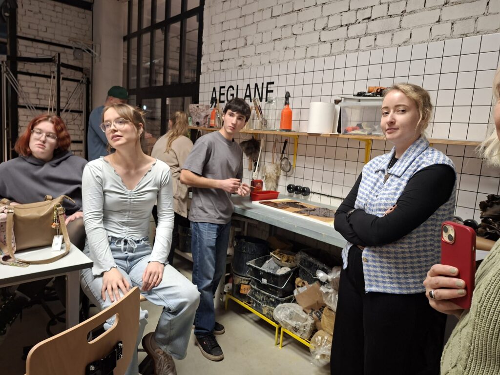 Sõõr laboris Baltic Circular Threads osalejad