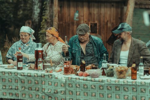 Foto filmi "Ellujäämise kunstnikud" võtetelt, autor Heikki Leis.